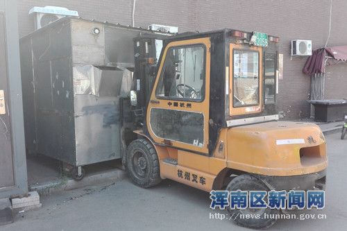 文华苑社区“创城百日攻坚”正在进行中