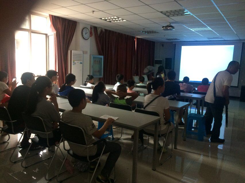 文欣社区团支部开展“节能有我绿色共享”宣教活动