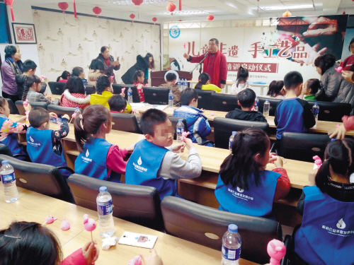 非遗手工艺品技能培训惠及300名困境儿童