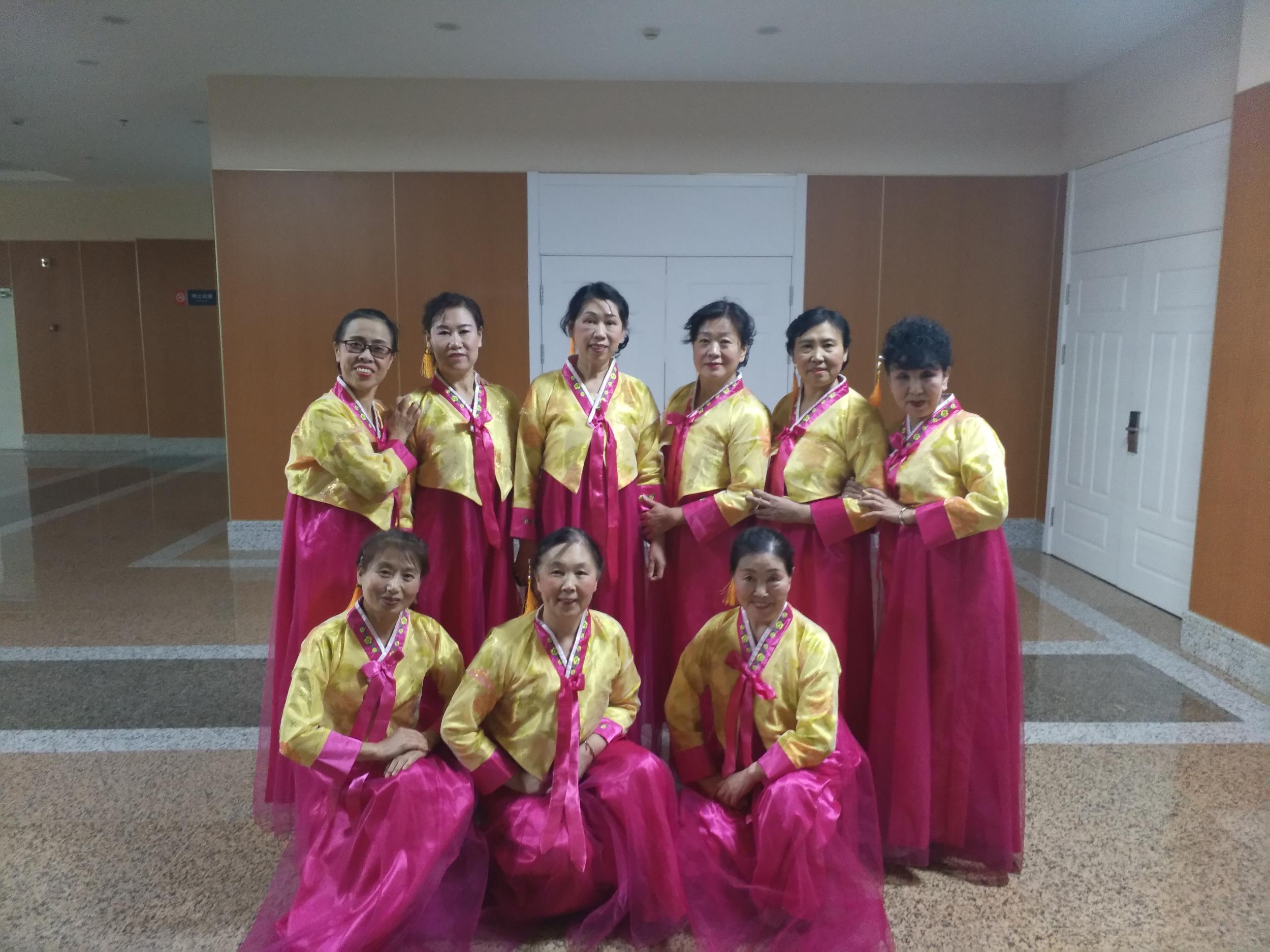 富都丽景社区联合东北国际医院举办文艺汇演