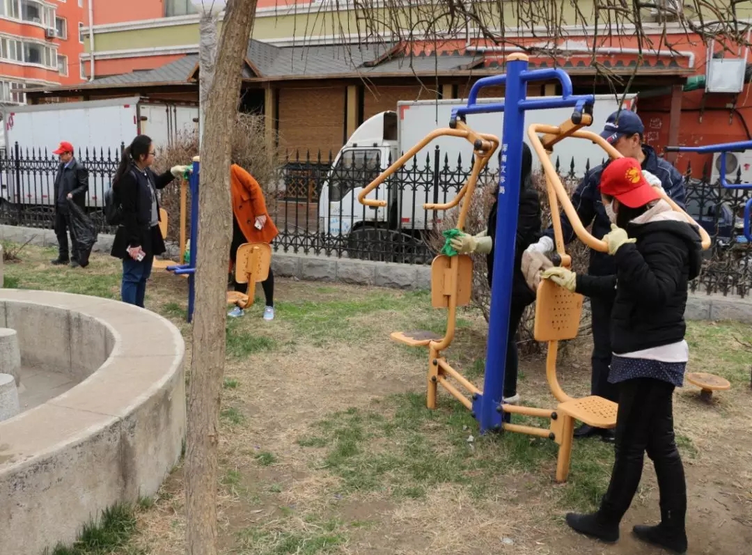 浑河堡社区党委、团支部开展“发扬雷锋钉子精神 助力三城联创 从我做起” ...