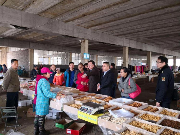 加大排查力度狠挖卫生死角 李相街道开展创城系列活动