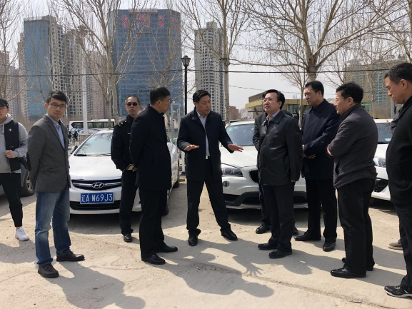 市创卫办副主任赵胜龄亲临兴隆大奥莱周边检查创卫工作