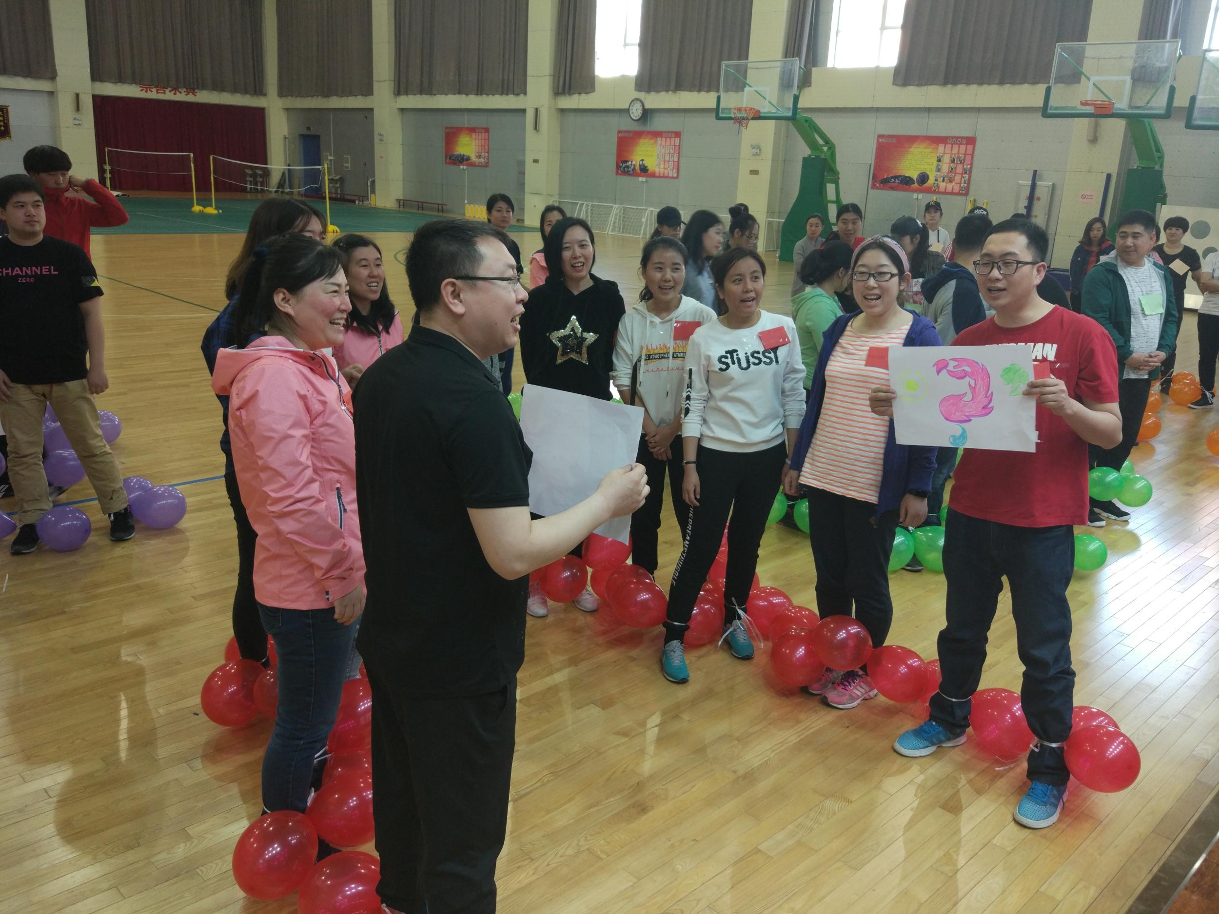 浑河站东街道举办的“五四趣味运动会”—世纪新城社区团支部组织社区团员参加