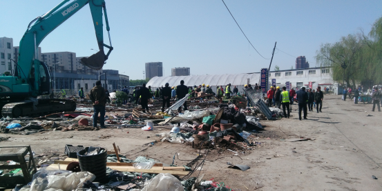 上深花卉市场集中拆违大行动全力改善全运地铁口周边环境