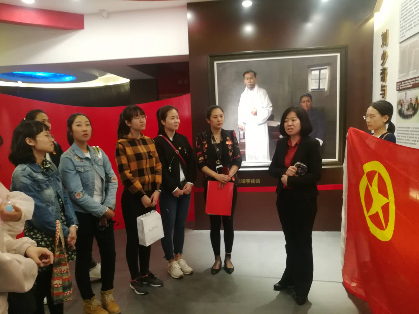 重温红色之旅永远跟党前行——浑南二校开展2018年度青年节活动