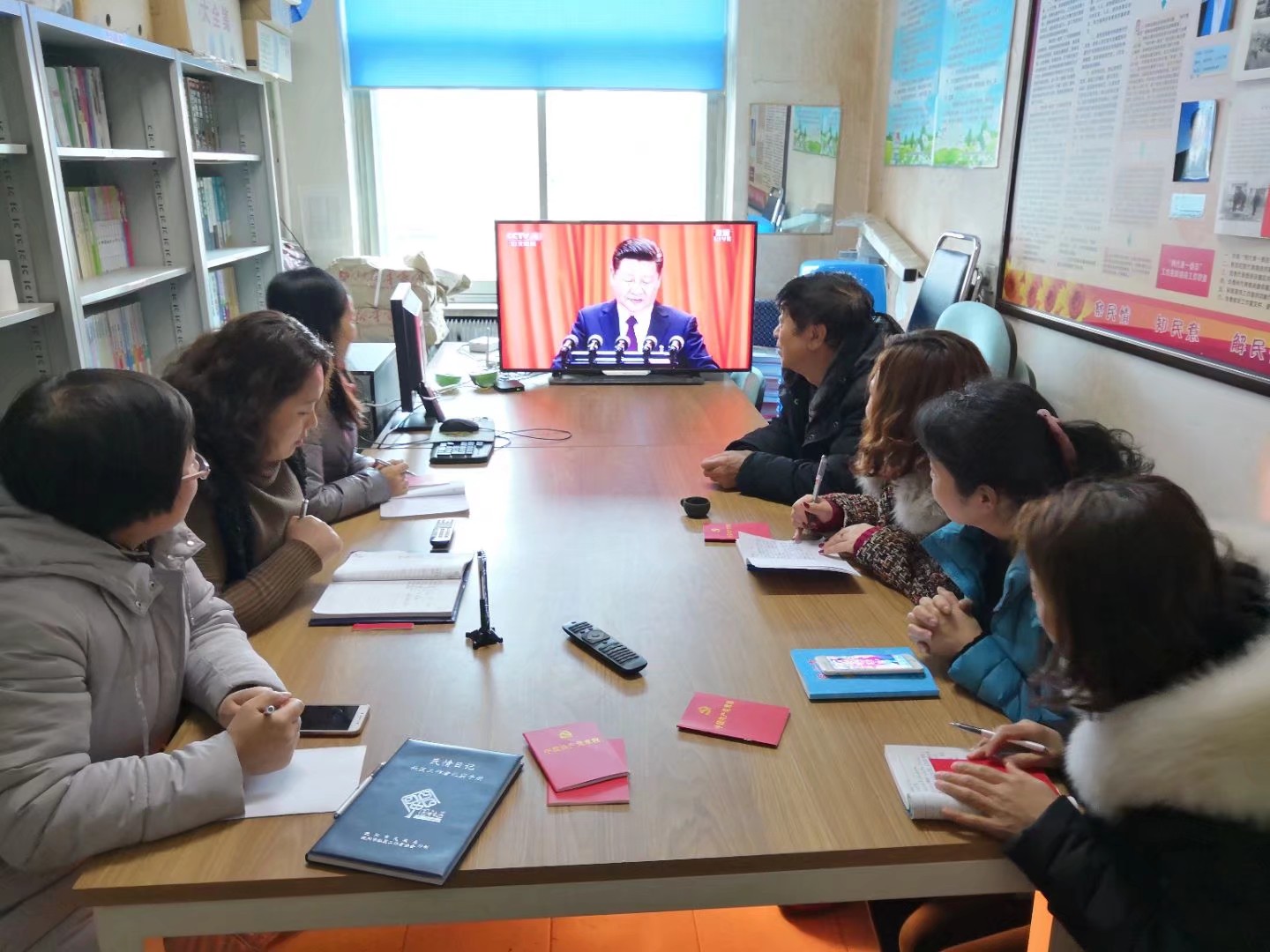 深井子街道兴联社区团支部开展《不忘初心，紧跟党走》青年大学习活动