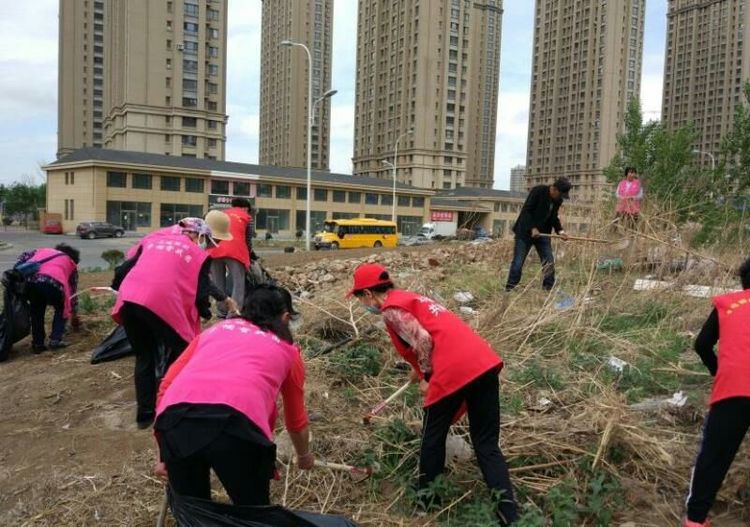 丽城社区开展“迎战三城联创我们时刻准备着”集中行动