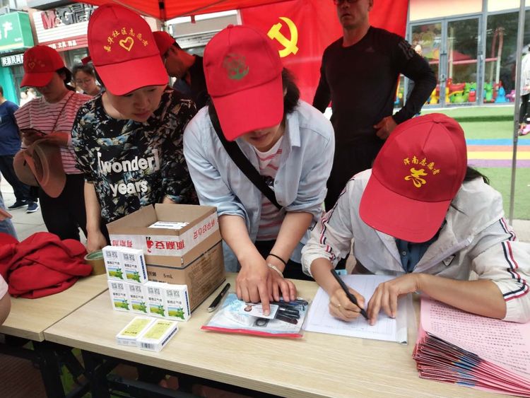 五三街道文澜苑社区、嘉华社区、优品社区开展为考生加油宣传“三城联创”志...