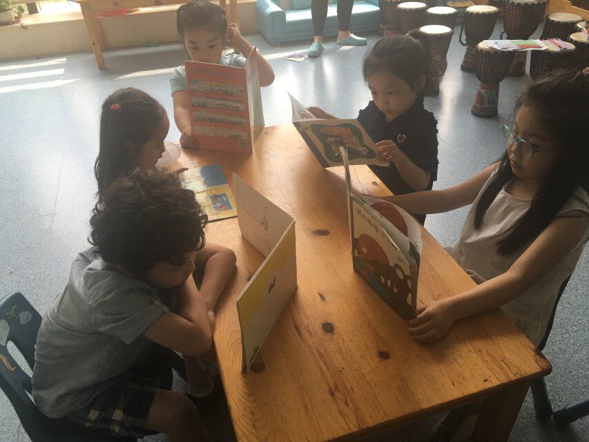 五三街道奉天九里社区工青妇开展“让青春遇见经典用书籍滋润心灵”主题青少...