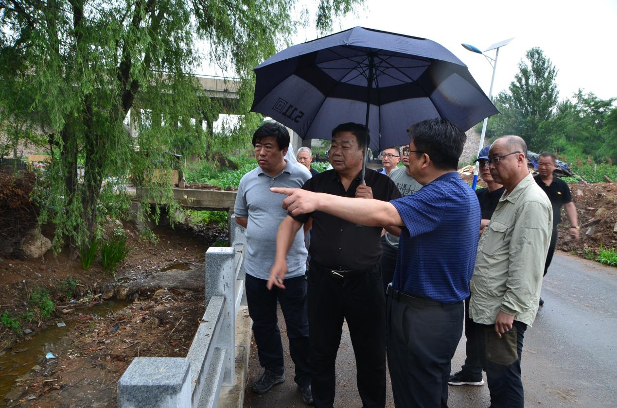 刘绍东、汪德军河长巡查满堂河