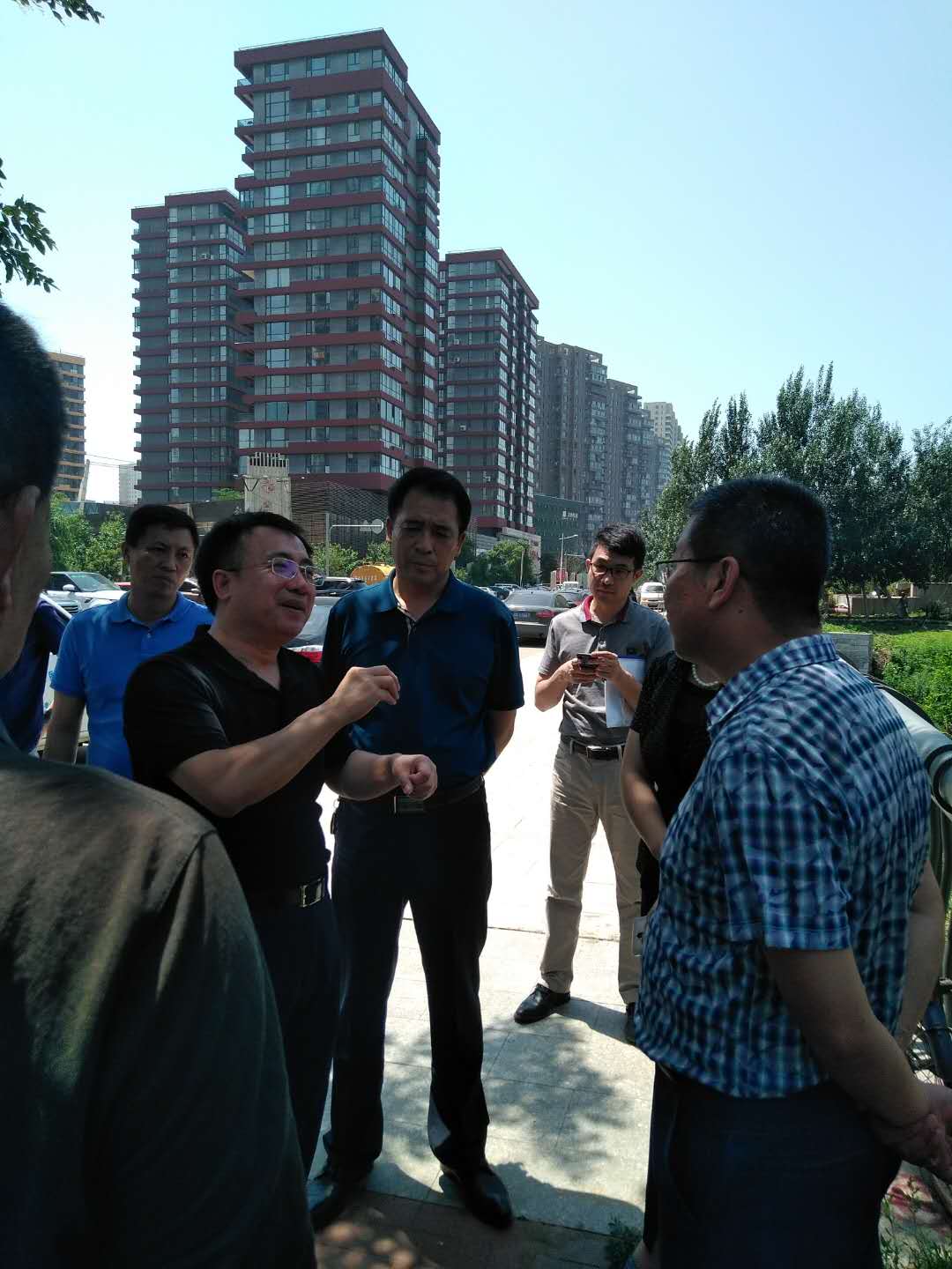 浑南区裴希岩河长巡查张官河