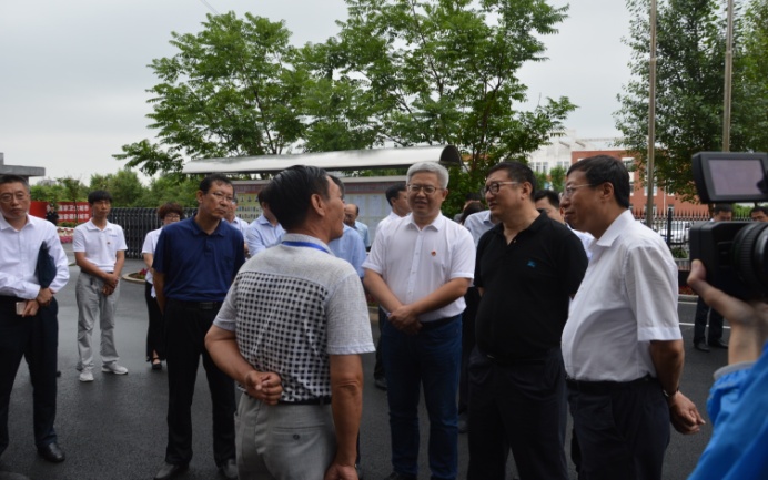 省纪委领导到白塔街道督导检查