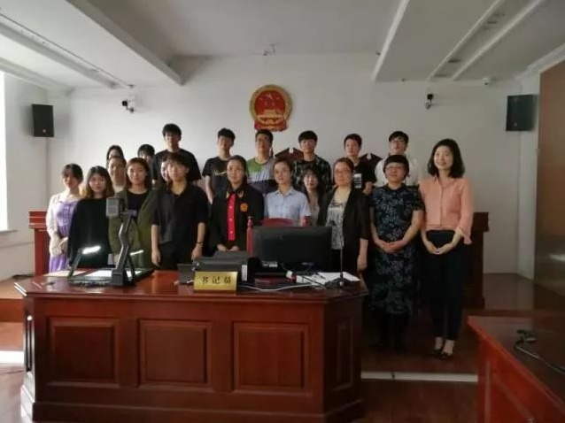 浑南人民法院未成年人案件审判团队组织大学生观摩庭审活动