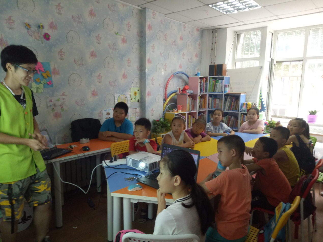 “种子”计划志愿者走进嘉华社区开展“青少年暑期自护教育讲座”活动