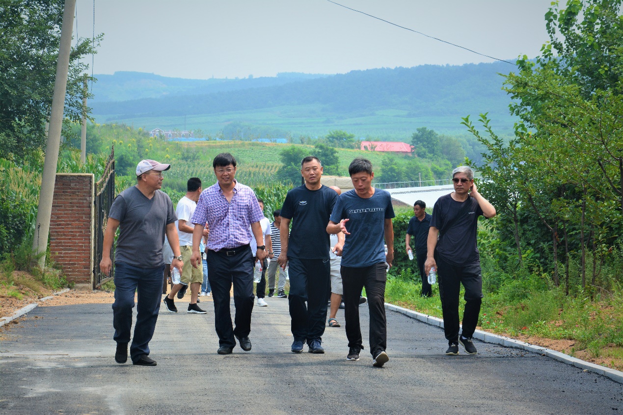 参观宜居乡村学习创城经验——永胜街道赴魏家沟村参观考察