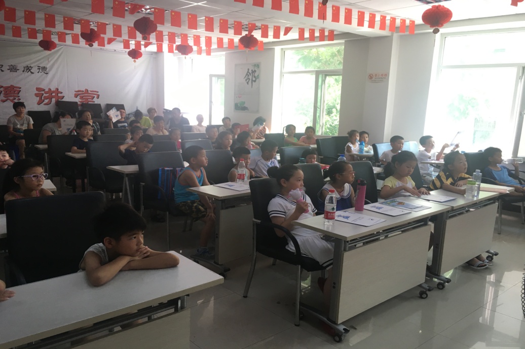 “种子”计划志愿者走进富都丽景社区开展“青少年暑期自护教育”讲座活动