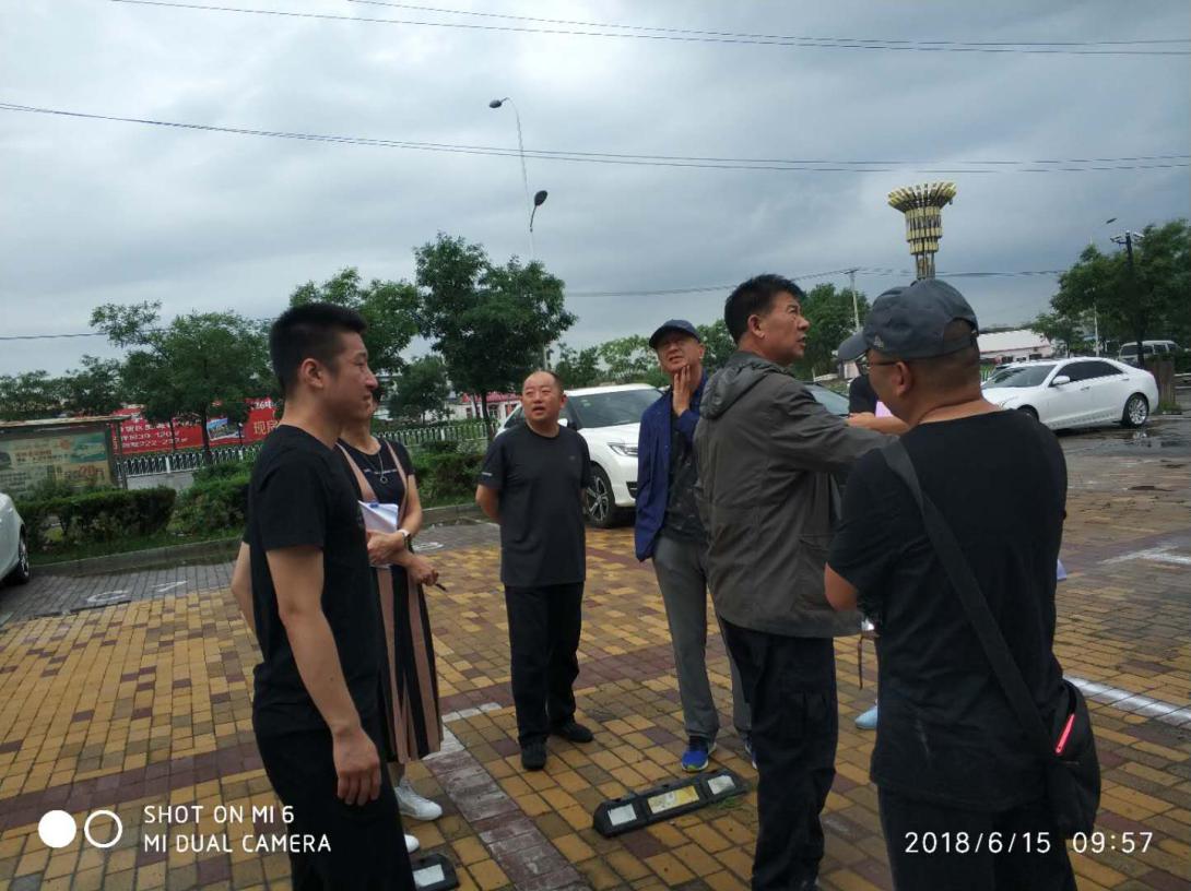 浑南区房产局、营城子街道开展既有玻璃幕墙安全检查工作