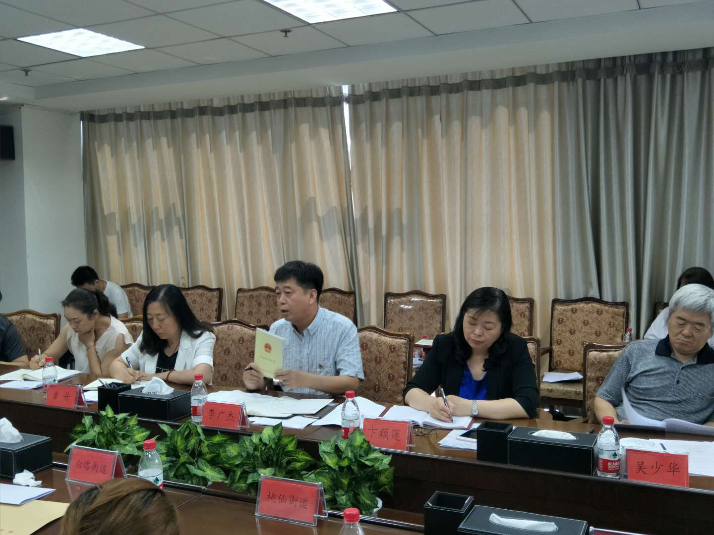 高度重视落实责任全面做好基层统战——全区基层统战工作会议召开区党工委委...