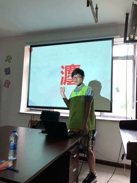 “种子”计划志愿者走进上青社区开展“弘扬宪法精神共建法治沈阳”青少年宪...