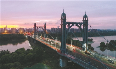 东塔桥昨日通车 浑河上再添美景——浑南东部到东塔、长青、方家栏仅需5分钟