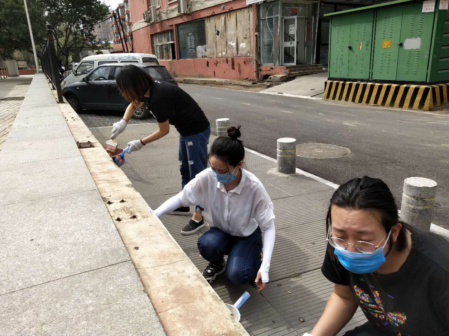 浑河堡社区团支部与沈阳建筑大学志愿服务团队开展助力“三城联创”志愿服务