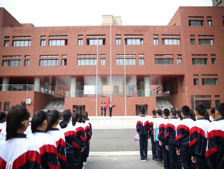 浑南区第五初级中学举行“新学期点亮新梦想”主题升旗仪式