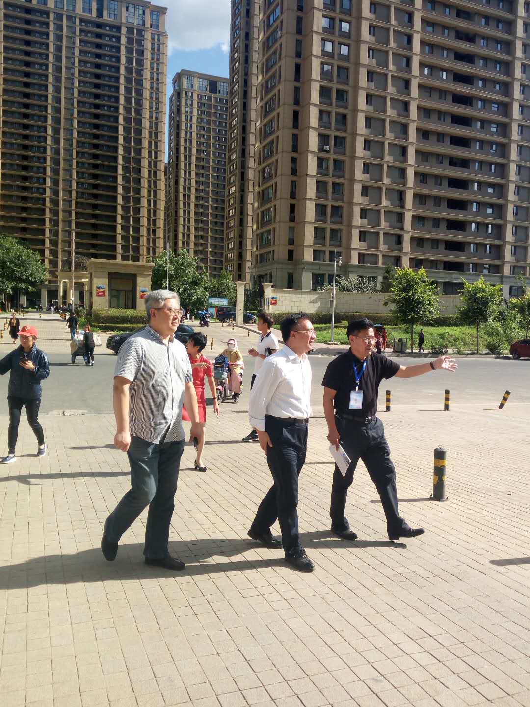 浑南区副区长裴希岩同志到白塔街道视察创城点位