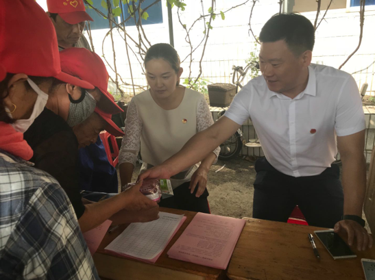 浑南团区委走进营城子街道张沙布社区开展“三城联创”有奖问答活动