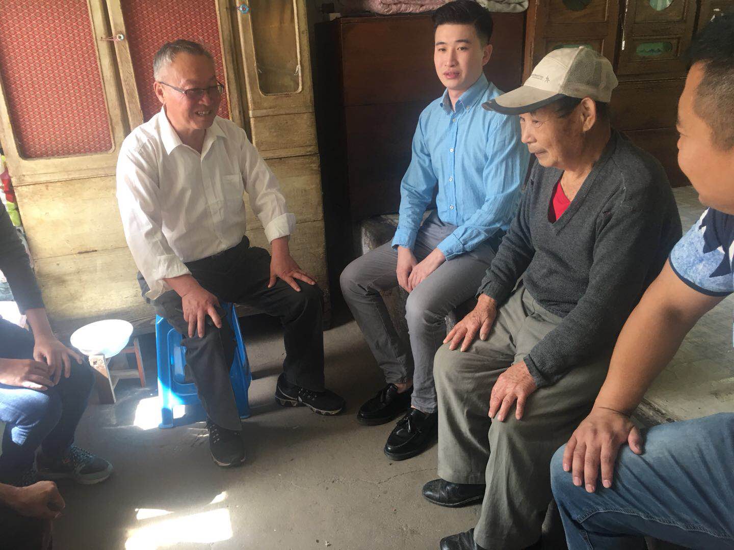 人大代表到高坎开展“中秋”慰问