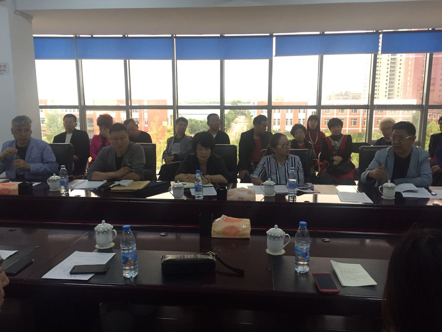 白塔街道组织召开关于富城铭邸小区居民问题的协调会议