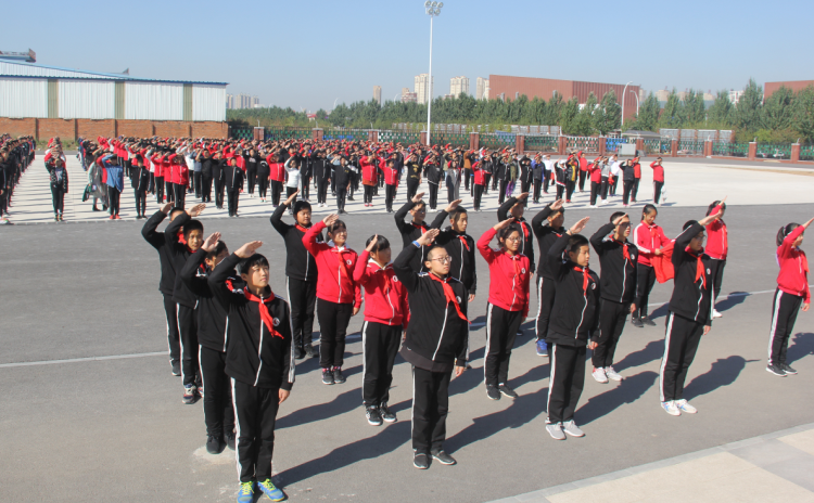 浑南二中开展“争做新时代好队员—集结在星星火炬旗帜下”建队日主题系列活动