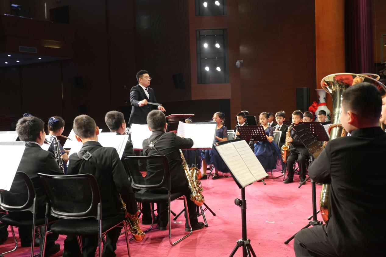 浑南一校“凝爱”管乐团在2018沈阳市中小学艺术展演中荣获金奖