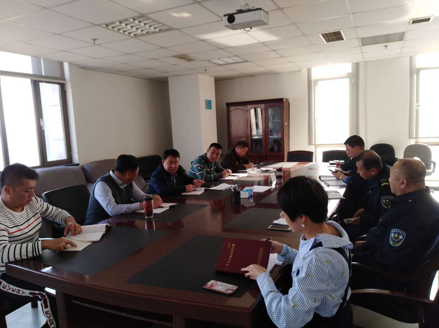 区安监局认真学习营商环境有关要求以过硬的干部作风优化营商环境