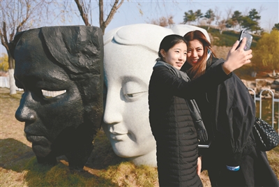 37件精美雕塑落户莫子山公园