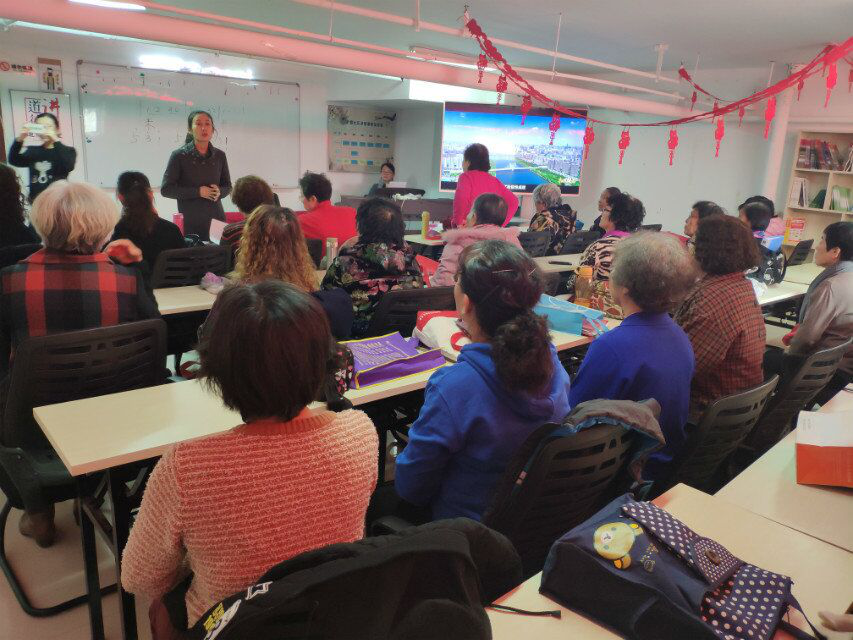 彩霞社区团支部开展“扫黑除恶我先行共谱和谐新篇章”扫黑除恶宣传日活动