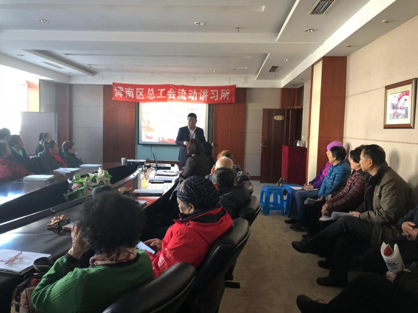 慧缘社区党委学习习近平总书记在辽宁考察时和在深入推进东北振兴座谈会上重...