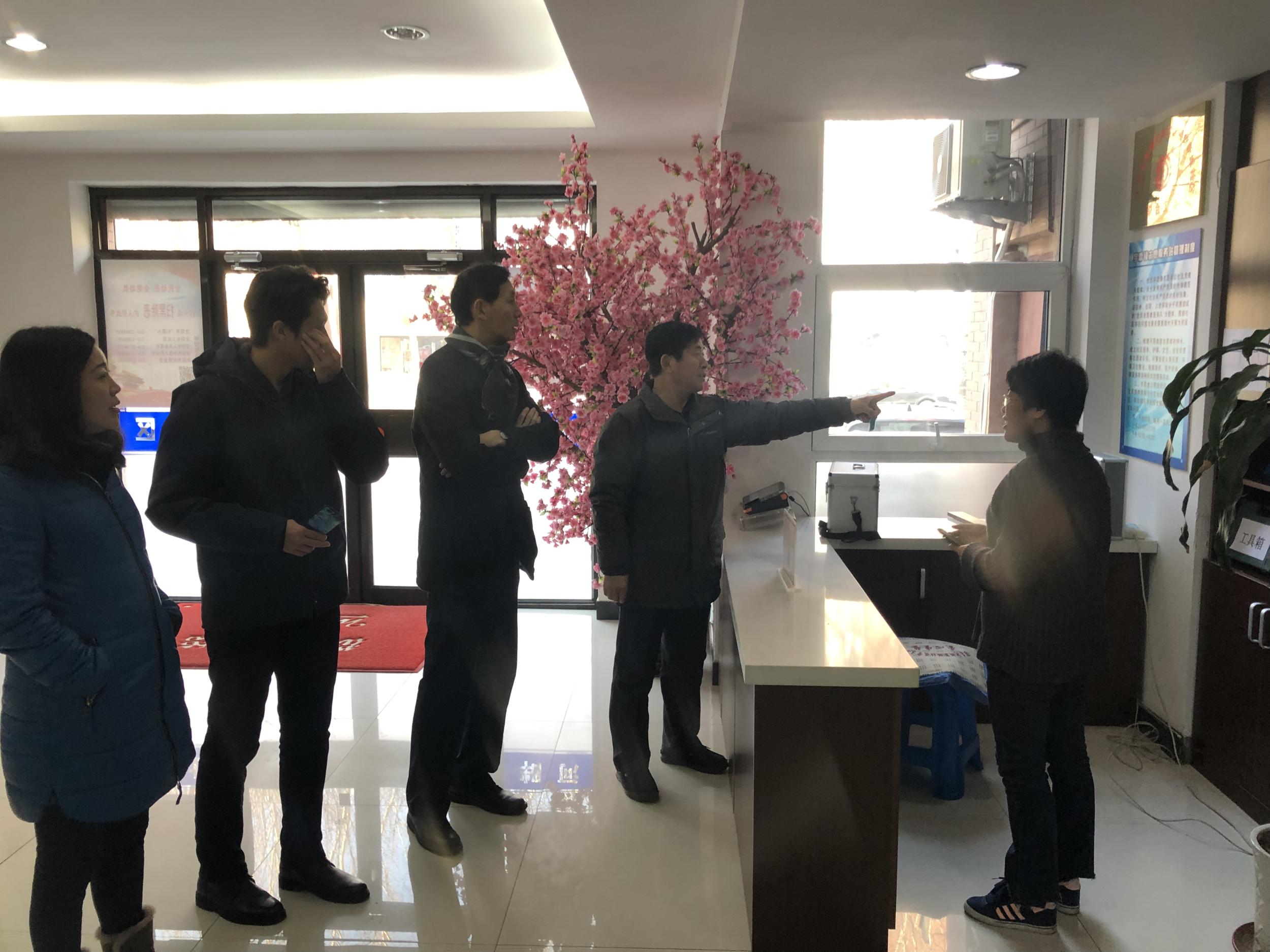 市创城办检查组一行到浑南区河畔新城社区指导工作