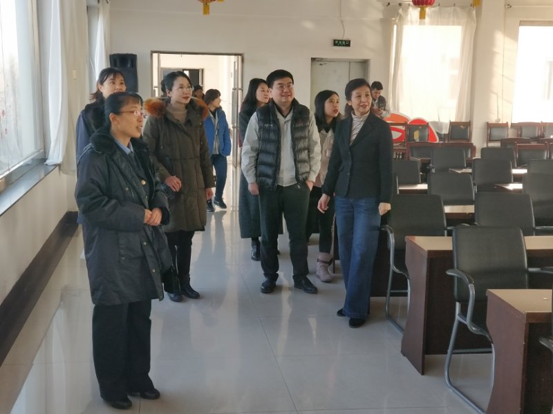 高新技术产业开发区税务局慰问敬老院老人真情关怀暖人心