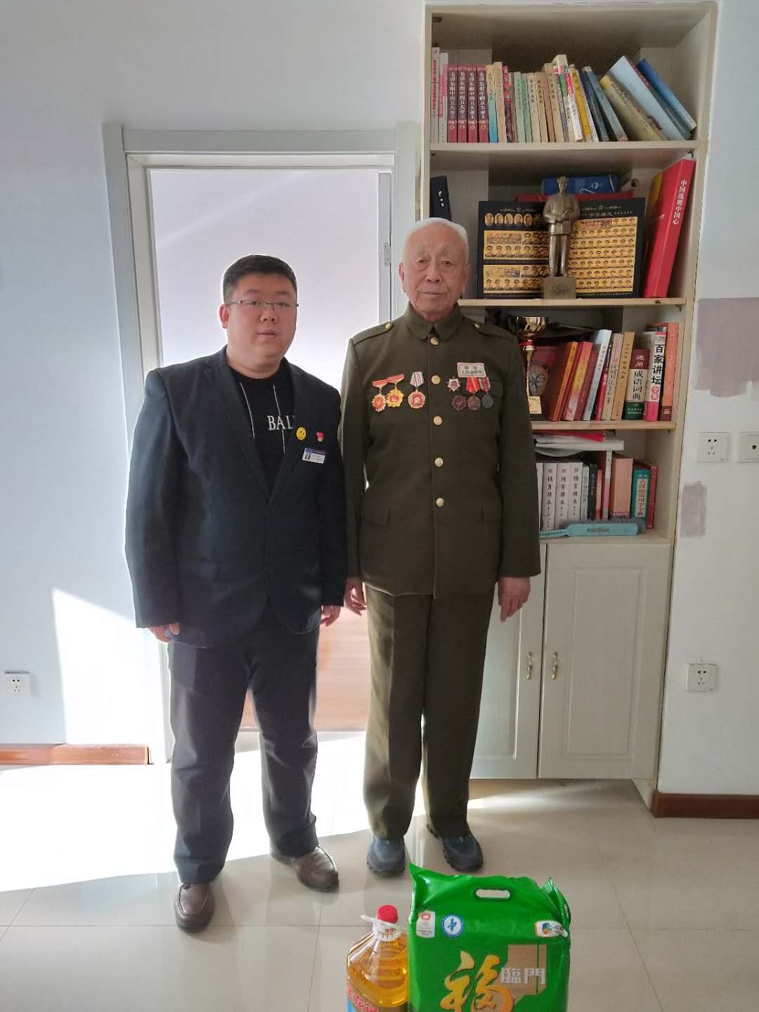 文华苑社区开展春节慰问活动