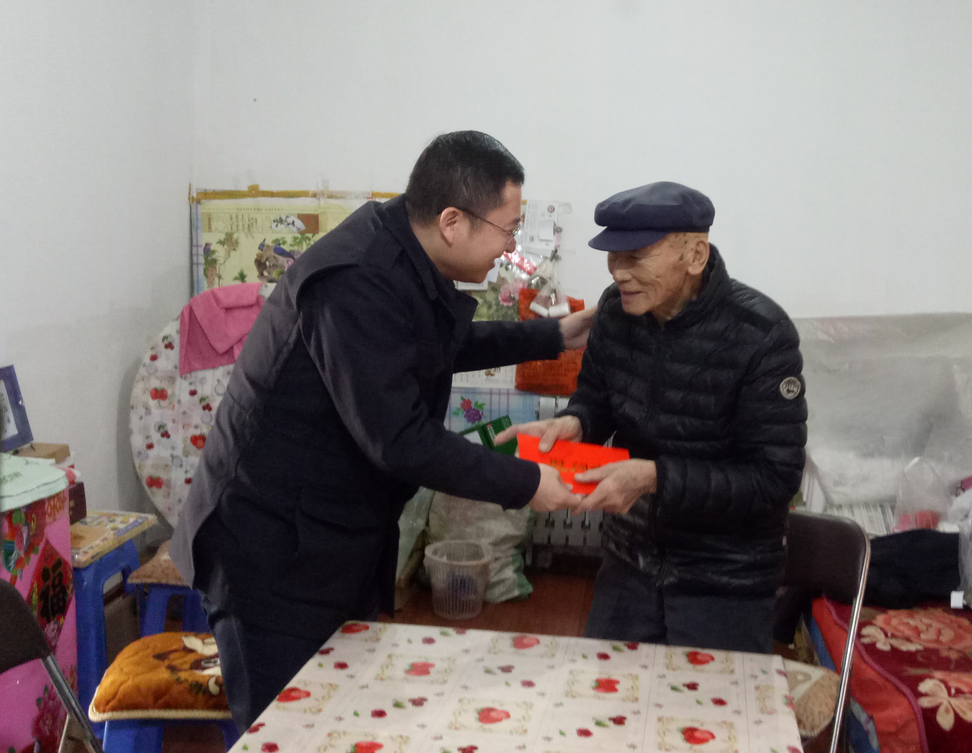 走访送关怀慰问暖民心——浑南区五三街道走访慰问困难群众