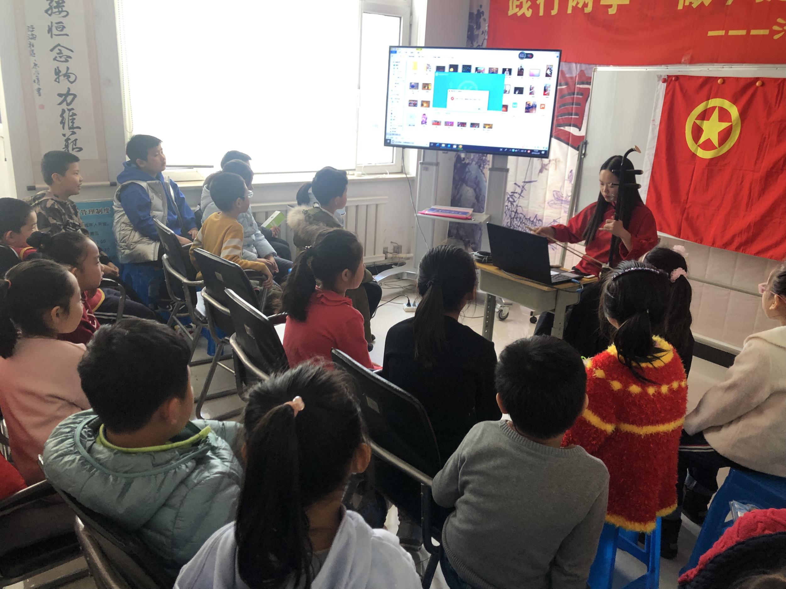 五三街道沿海社区开展“我与国乐初相识”公益讲座活动