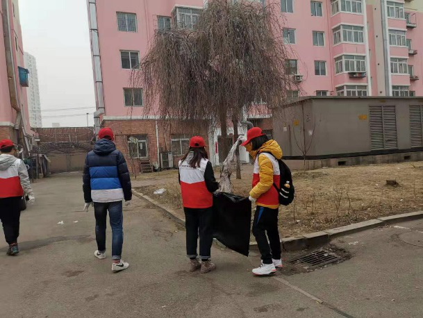 沈阳理工大学第二批志愿服务团队到文澜苑社区开展“践行雷锋精神共建洁净家...