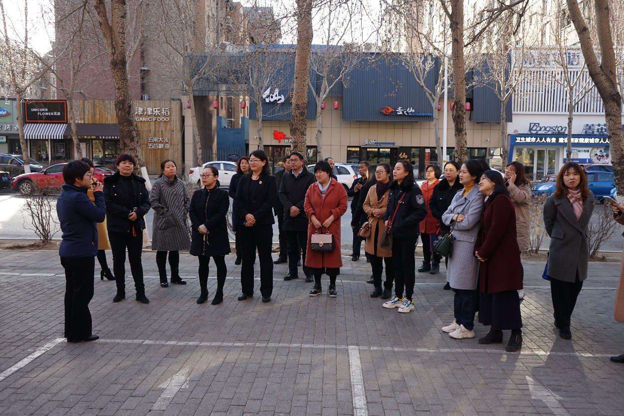河畔新城社区开展民主法治示范社区现场经验交流会