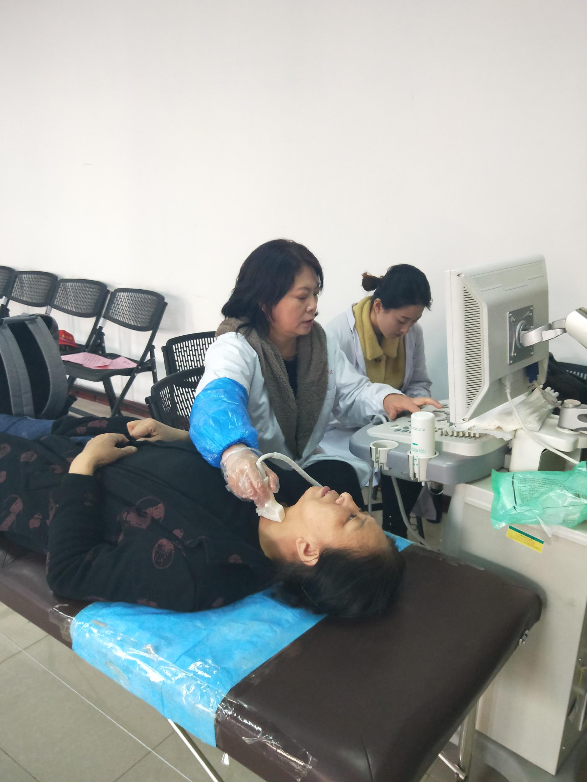 “关注健康，乐享生活”——文溯社区甲状腺疾病惠民普查活动