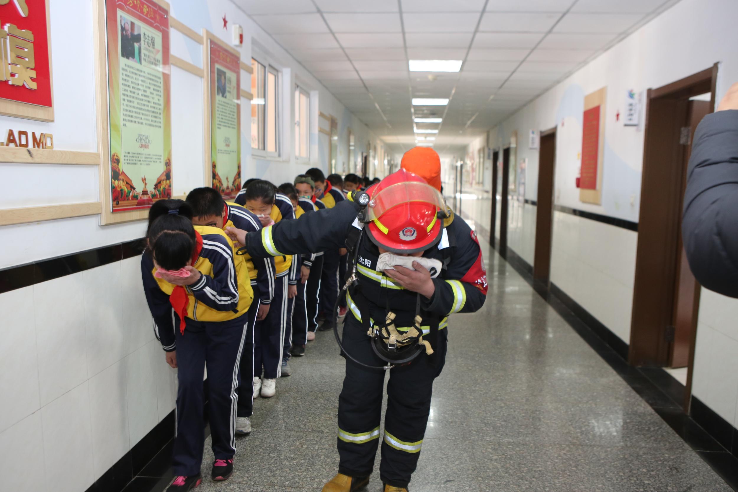 思危所以求安 虑退所以能进——浑南四中开展安全疏散演练活动