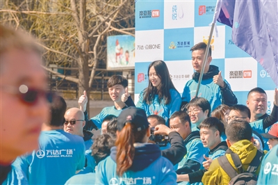 1000余名长跑爱好者相聚“新浑南·正青春·悦奔跑”城市迷你跑 跃动“母亲河”