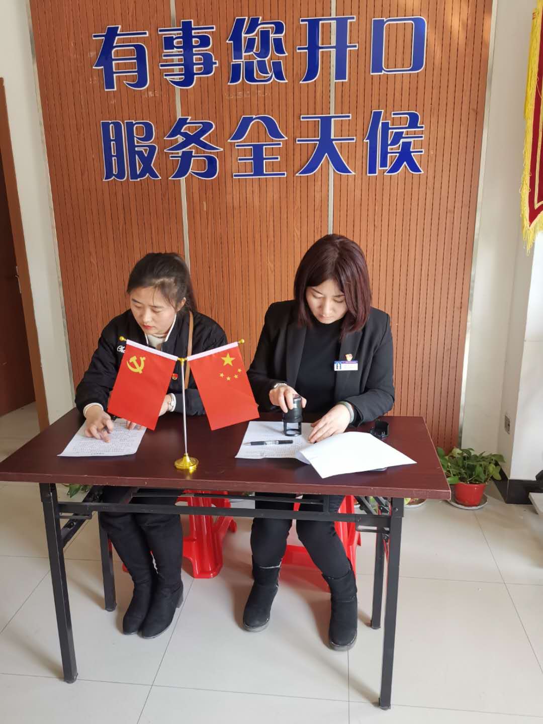 互惠双赢 共驻共建——五三街道万科新里程社区党委与沈阳建筑大学材料学院...