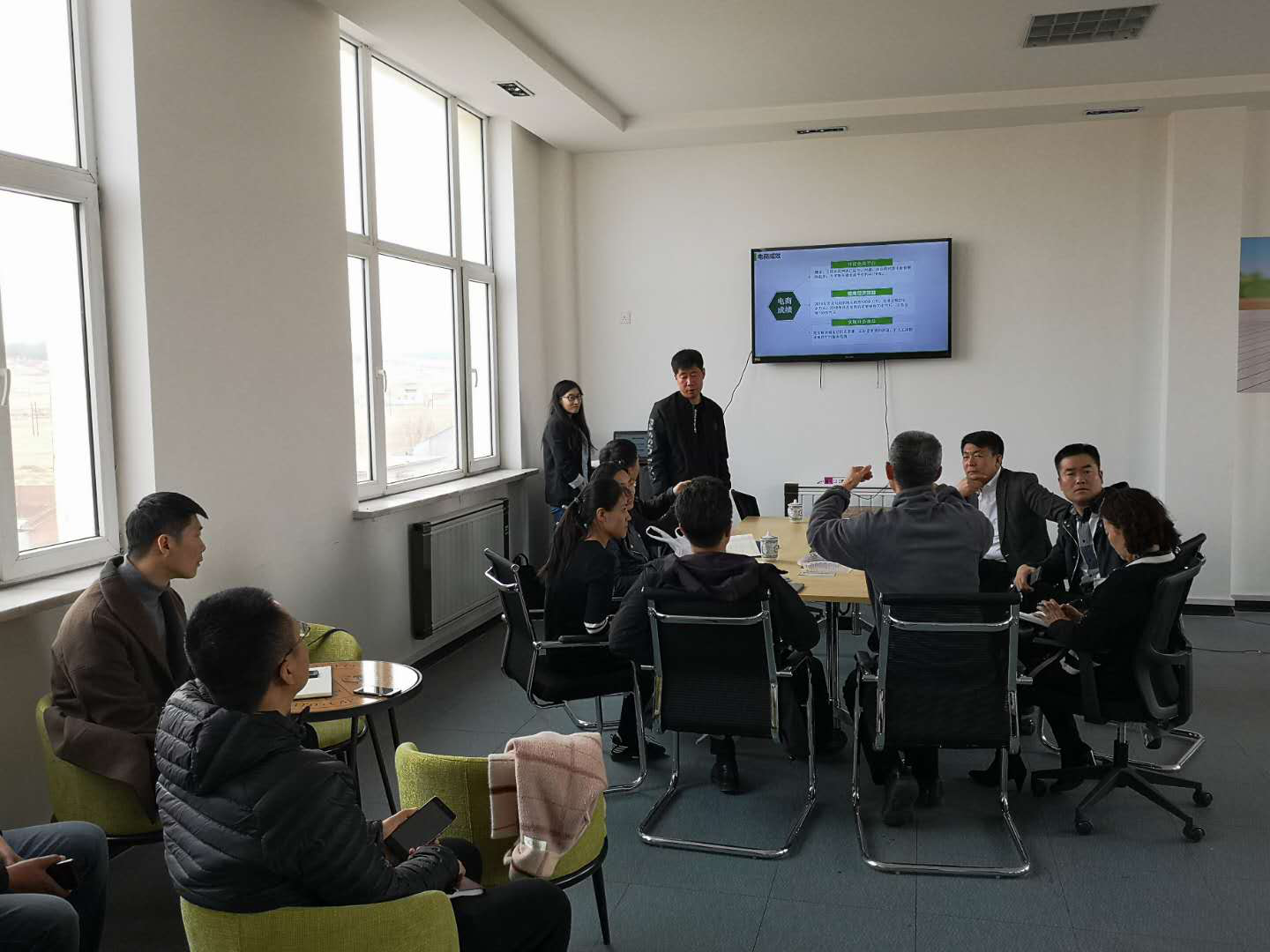 市农业农村局到王滨街道考察农产品电商工作