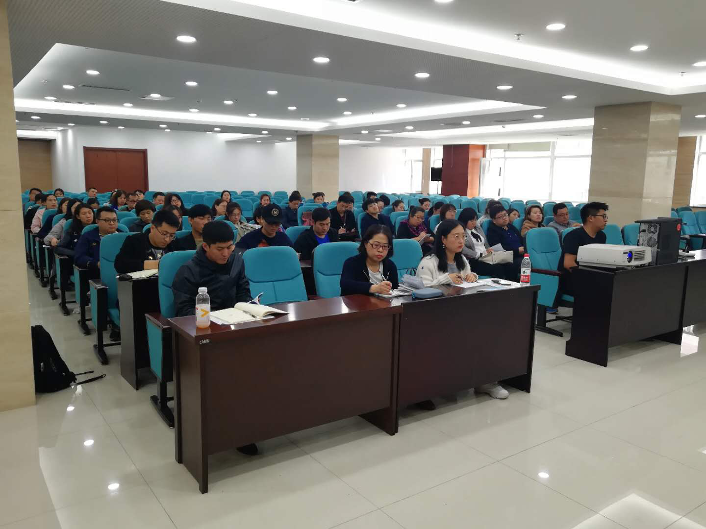 浑南区营商环境建设局组织召开惠企座谈暨“万人进万企”主题活动民营企业惠...